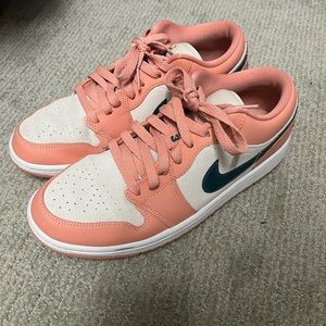 2022 Women’s Air Jordan 1 Low Style: ‘Light Madder Root'